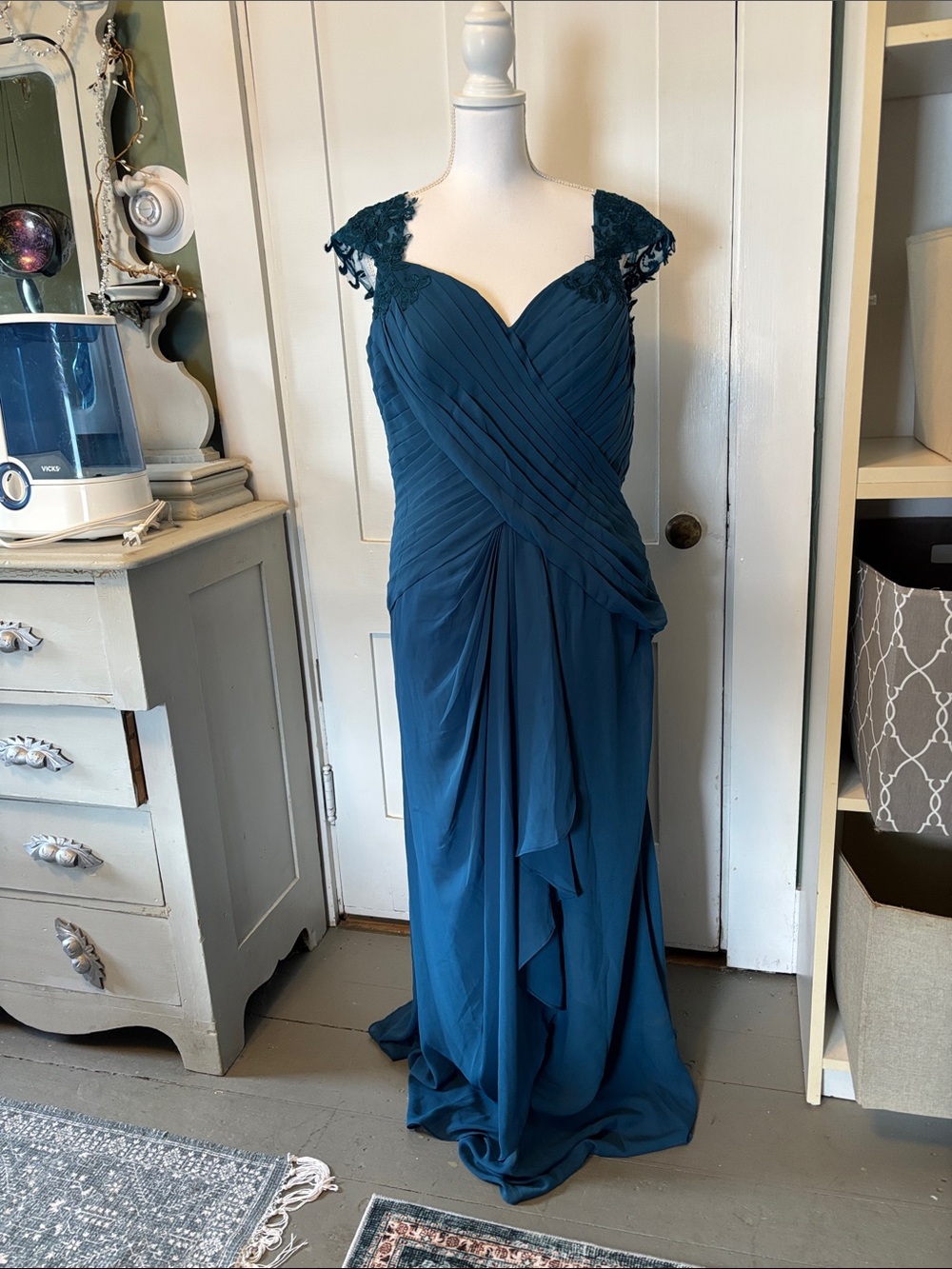 Elegant Teal Lace-Shoulder Wedding Dress